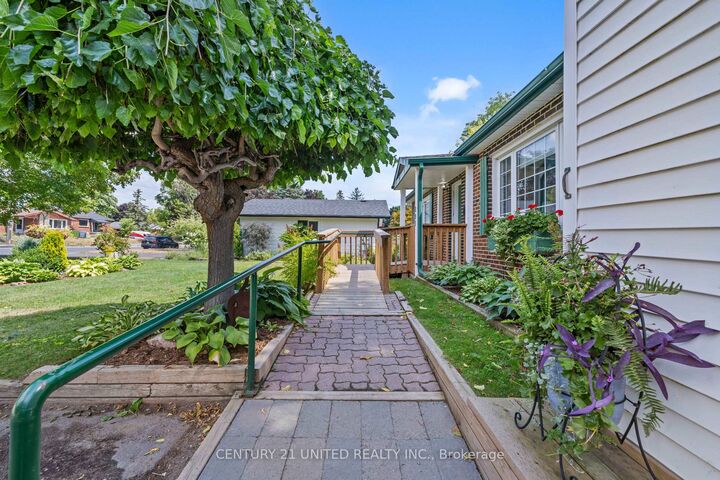 Property Photo:  291 Sunset Boulevard  ON K9H 5L2 