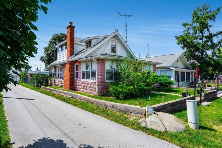 561 3rd Boulevard  Kingsville ON N9Y 3W2 photo