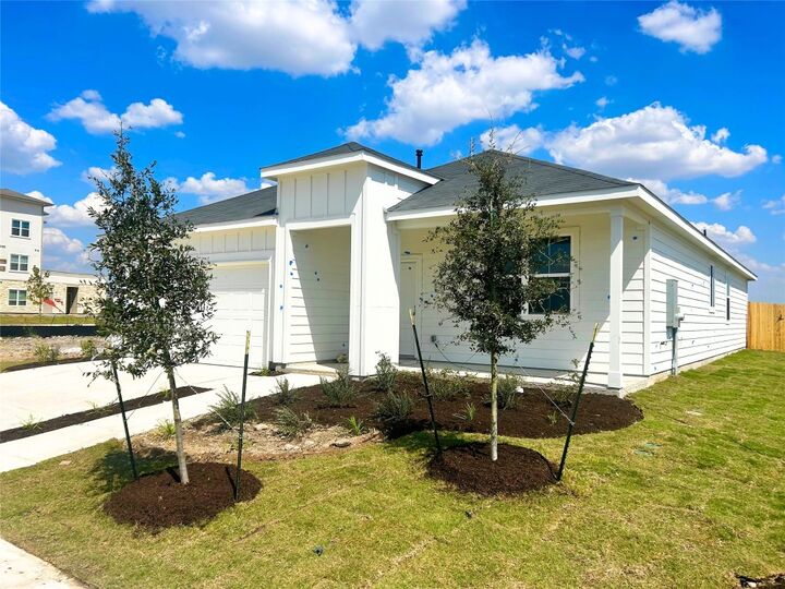 Property Photo: 105 Lindheimer Lane TX 78666