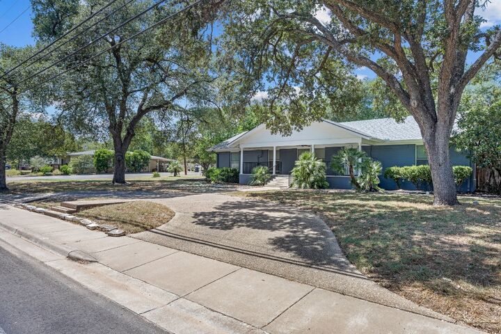 Property Photo: 115 E Holland Street TX 78666