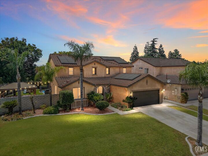 805 Vermillion Drive  Bakersfield CA 93312 photo