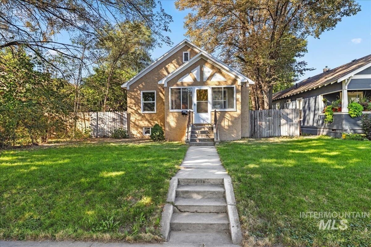 Property Photo:  1920 Blaine St  ID 83605 
