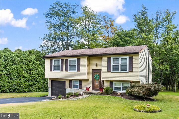 111 Saint George Drive  Dillsburg PA 17019 photo