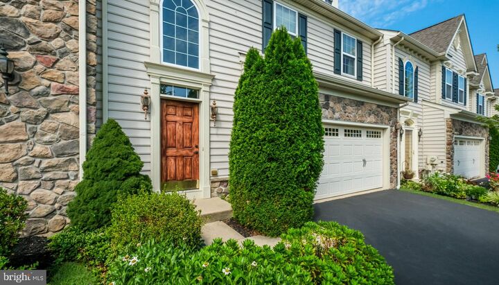Property Photo:  1089 Arbour Lane  PA 18951 