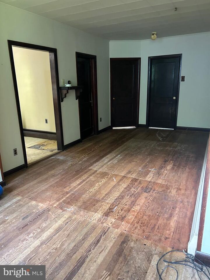 Property Photo:  5150 Lenoir Drive  MD 20732 