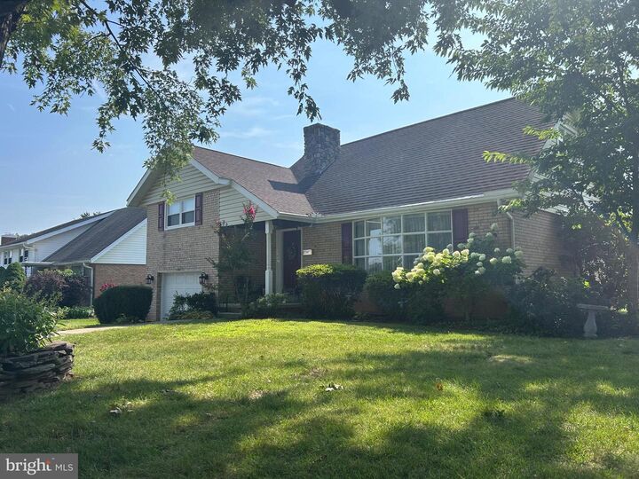 2408 Laurel Road  Reading PA 19609 photo