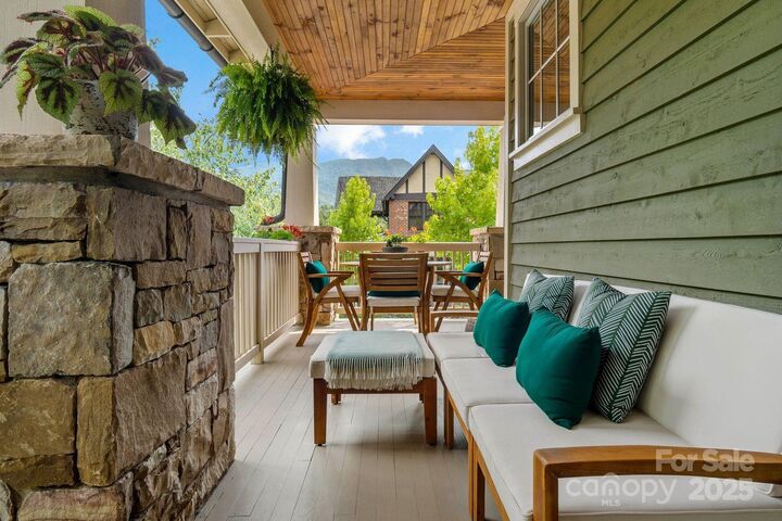 Property Photo: 14 Fitzgerald Road NC 28711
