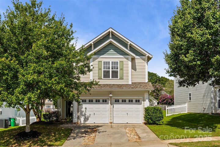 Property Photo: 1805 Crabapple Tree Lane NC 28214