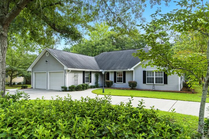 Property Photo: 203 N Hampton Street SC 29483