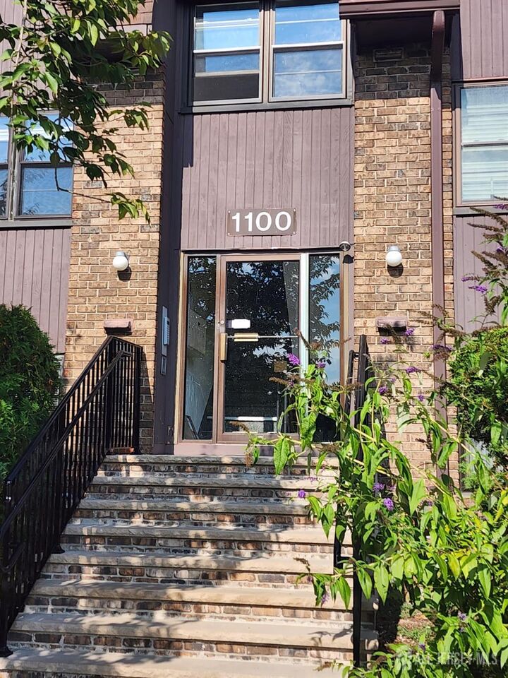 1123 Country Mill Drive  East Windsor NJ 08512 photo