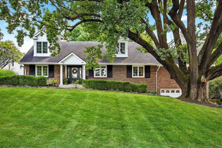 2069 Upper Chelsea Road  Columbus OH 43221 photo