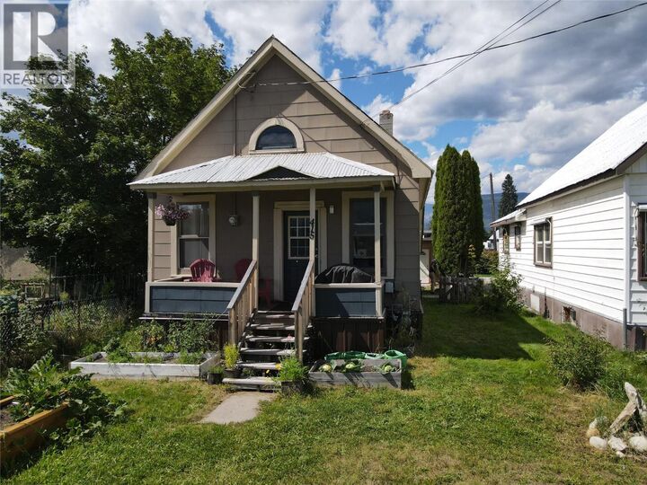 Property Photo: 415 Downie Street BC V0E 2S0