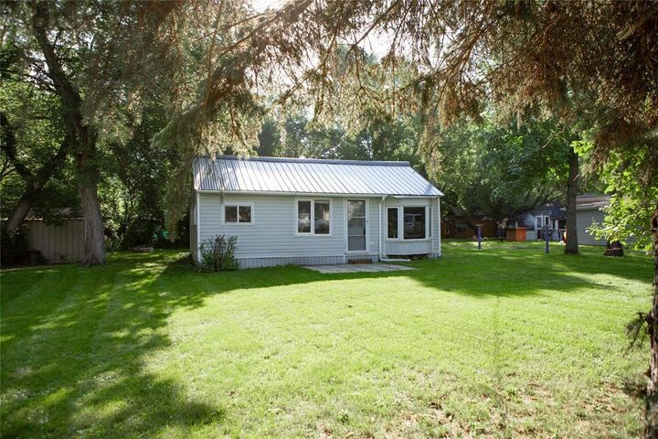 Property Photo:  310 Lakeshore Drive  MB R0M 1P0 