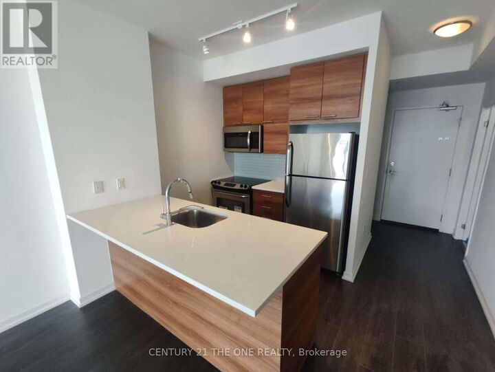 Property Photo: 66 Forest Manor Road 1009 ON M2J 0B7
