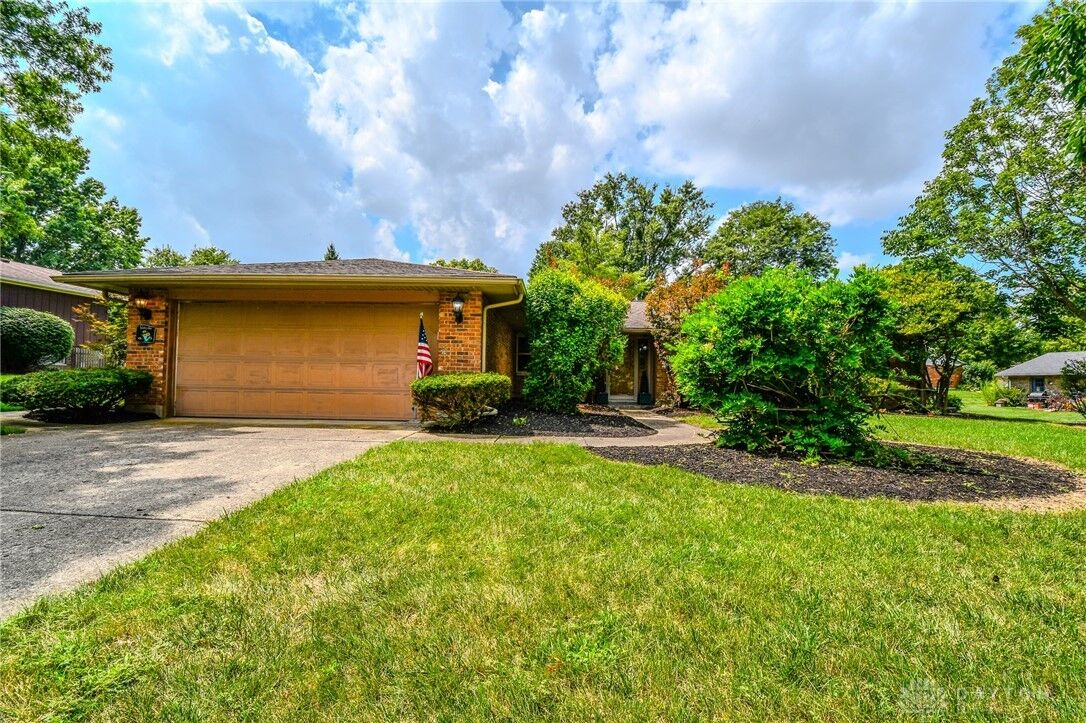 Property Photo: 8225 Paragon Road OH 45458