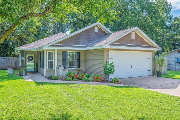 Property Photo: 153 Shady Lane FL 32536