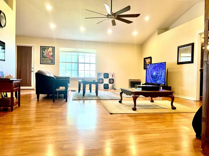 Property Photo: 5304 Whitney Court FL 32536