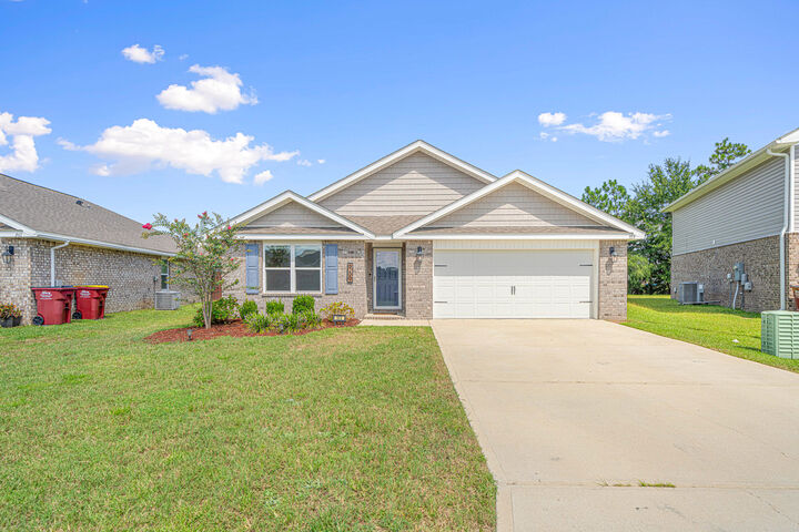 Property Photo: 959 Merganser Way FL 32539