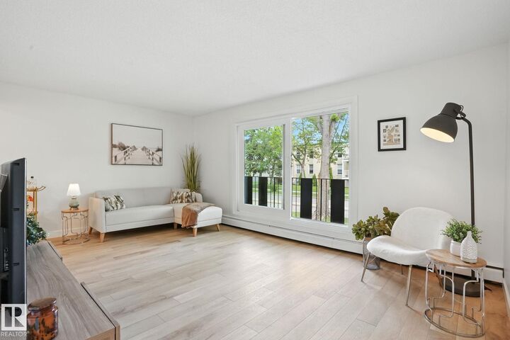 10720 127 Street NW 201  Edmonton AB T5M 0S3 photo