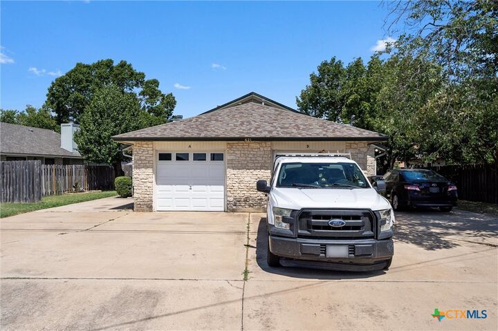 Property Photo: 621 Luther Drive TX 78628
