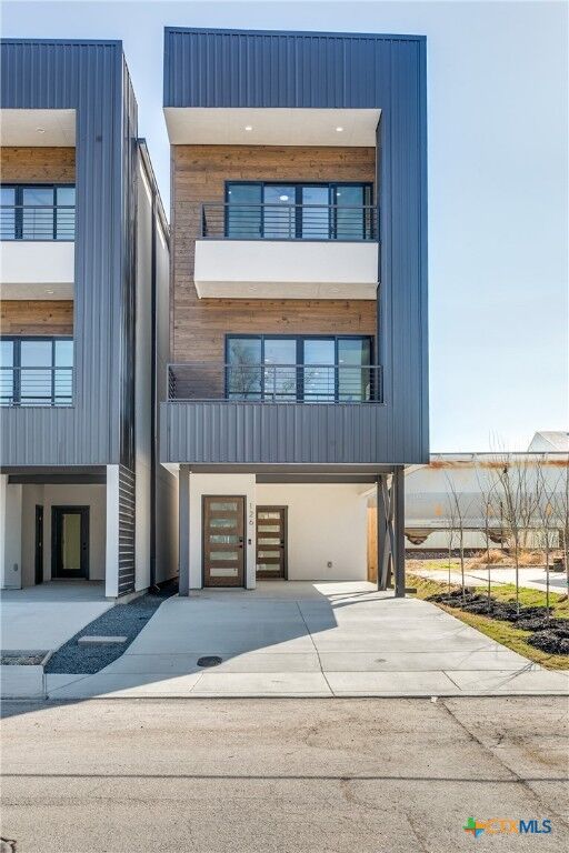 Property Photo:  126 E Lachapelle  TX 78204 