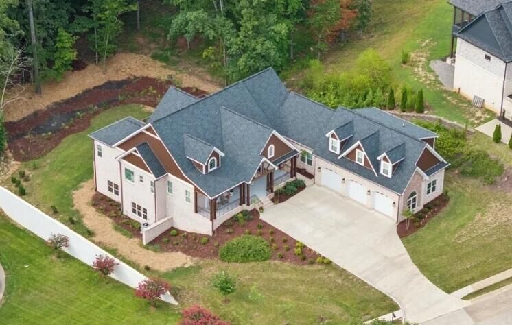 Property Photo:  717 Pembridge Circle  TN 37312 