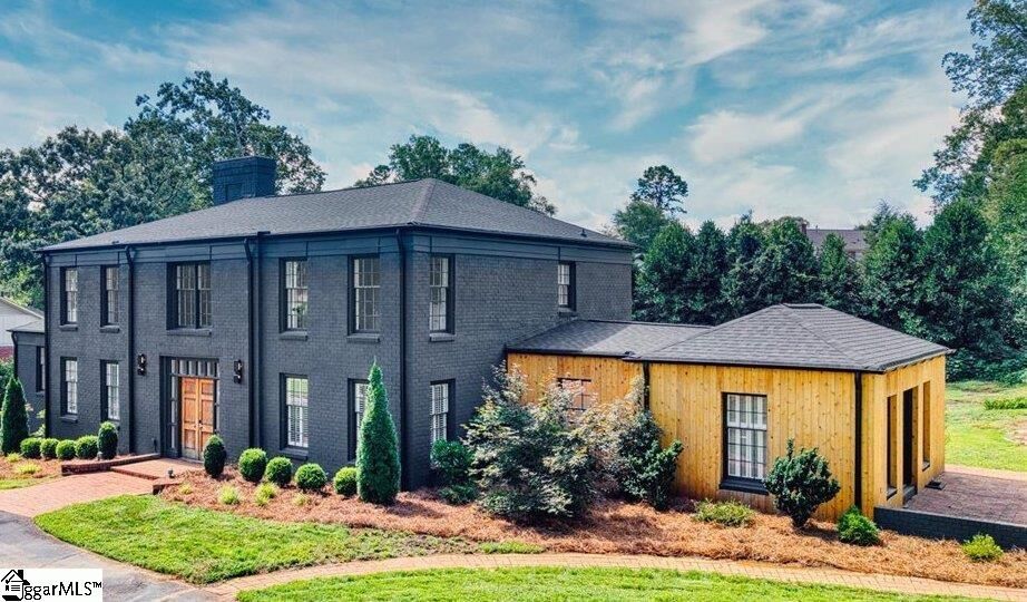 Property Photo:  300 E Seven Oaks Drive  SC 29605 