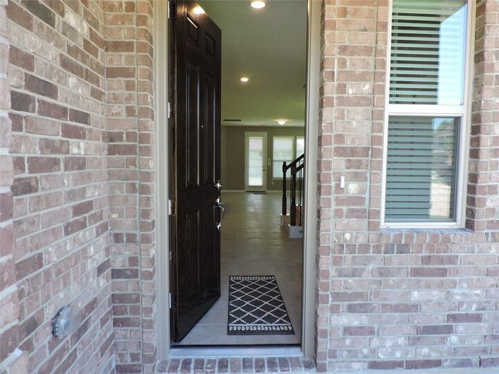 Property Photo: 1102 Upton Court TX 77304