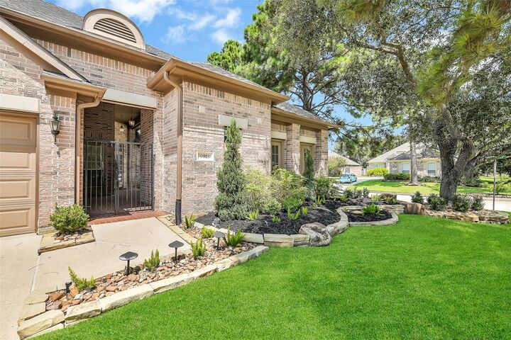 Property Photo: 9923 Eden Valley Drive TX 77379