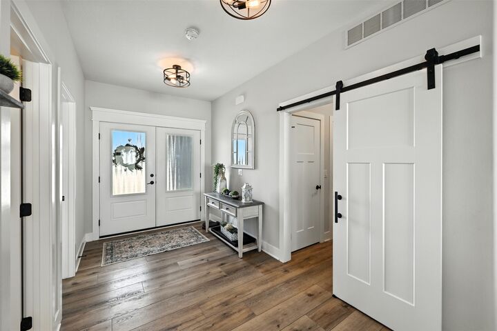 Property Photo: 10245 Rhaenys Road IA 50266