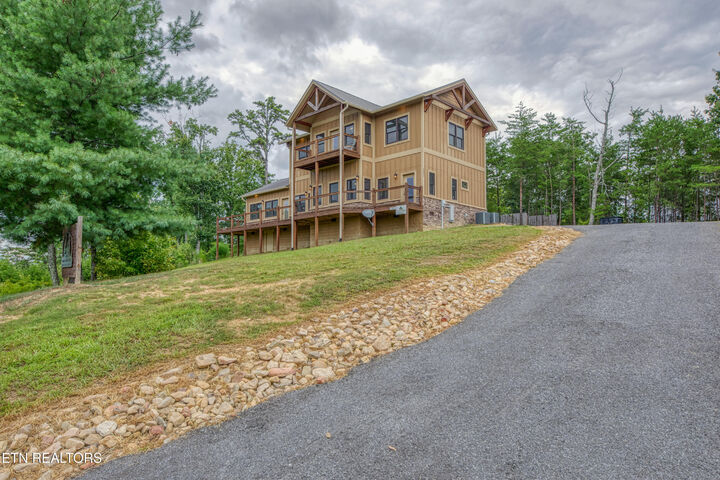 Property Photo: 2003 Crown Point Lane TN 37862