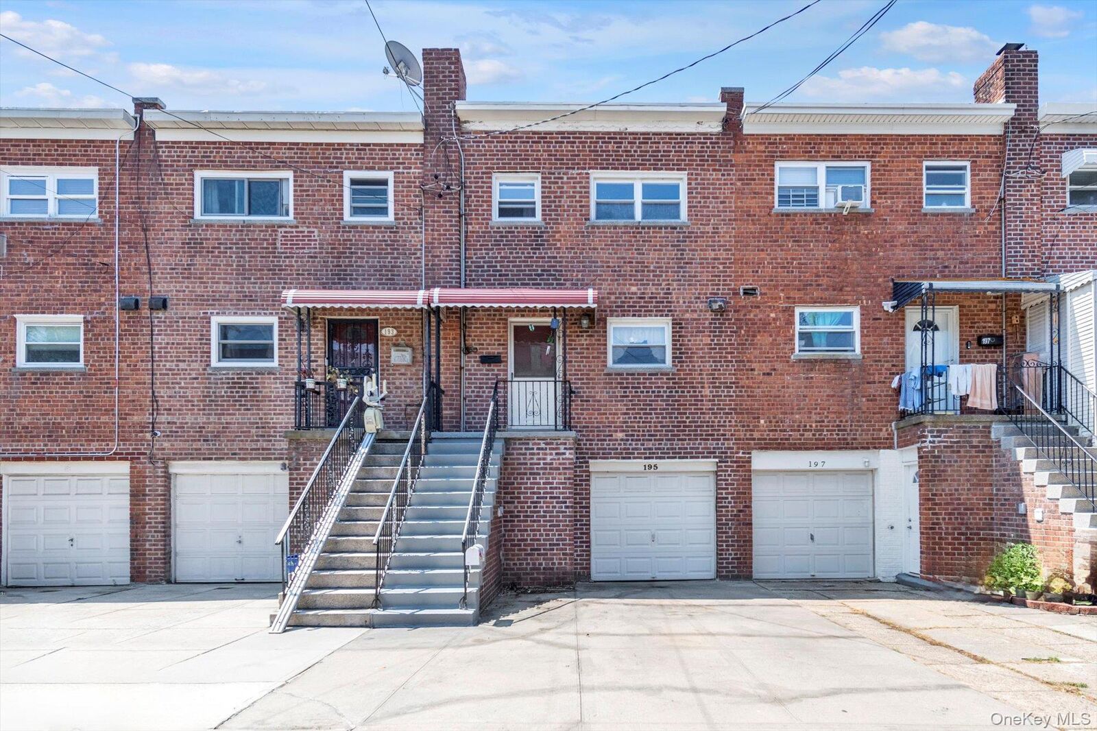 Property Photo:  195 Kearney Avenue  NY 10465 