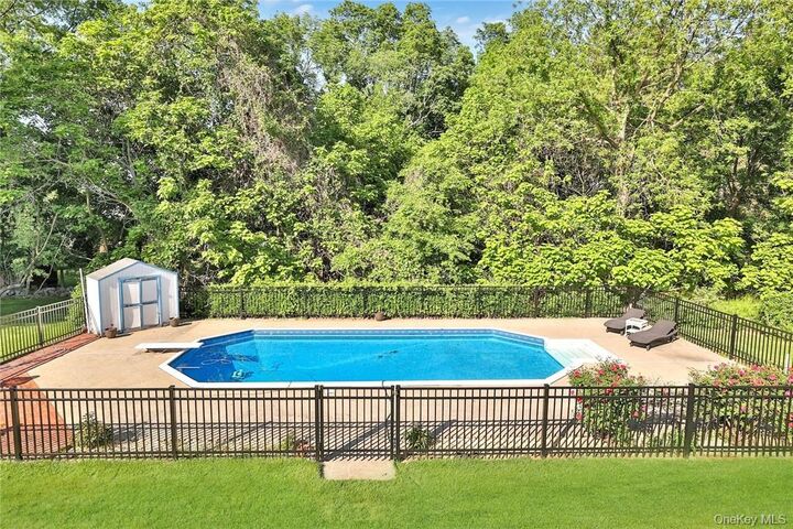 15 Pine Drive  Stony Point NY 10980 photo
