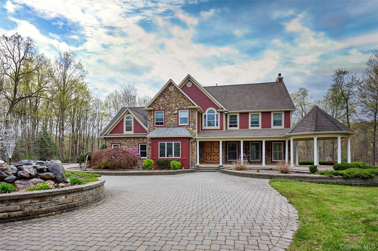 Property Photo:  14 Stonewall Court  NY 10990 