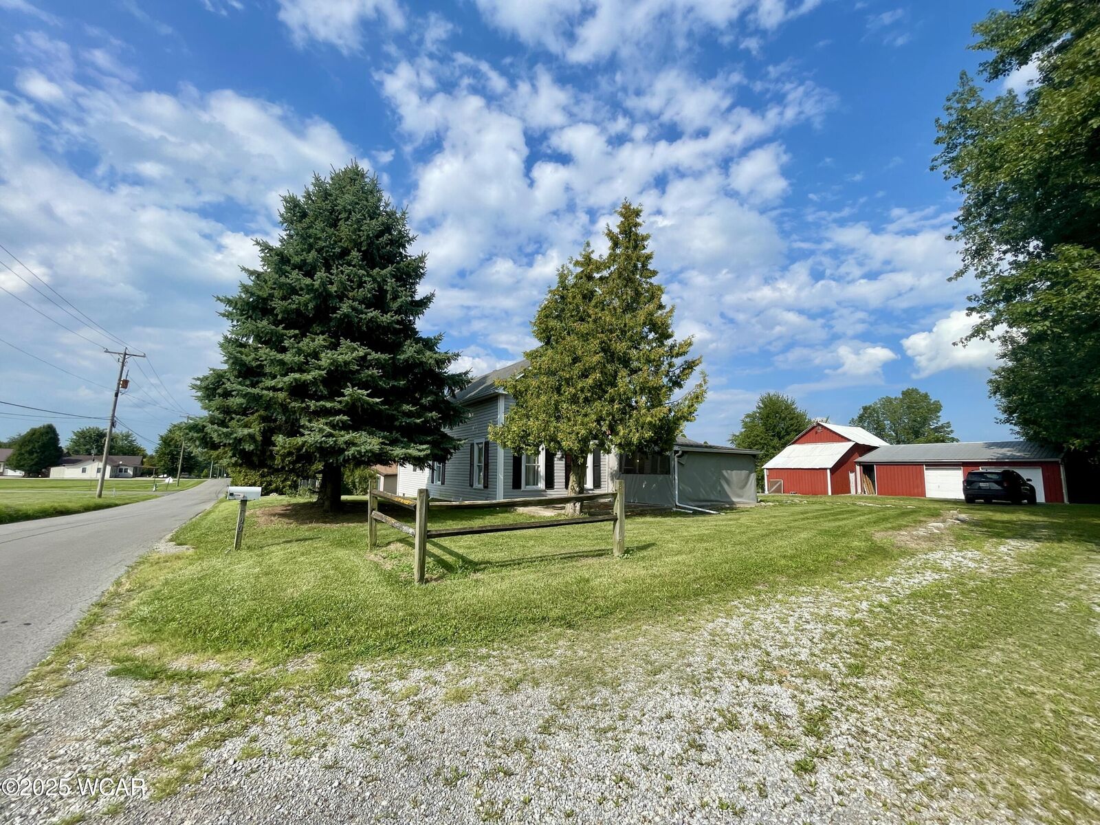 Property Photo:  700 N Ida St Street  OH 43326 