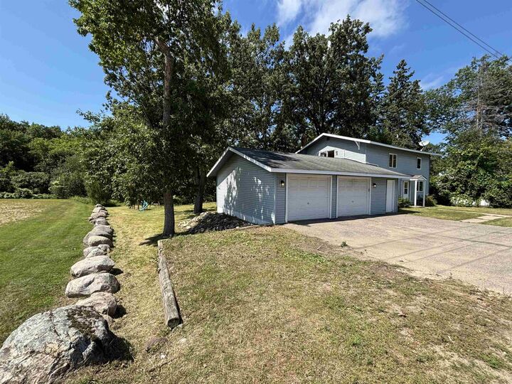 Property Photo:  239 N 1st St  MN 56452 
