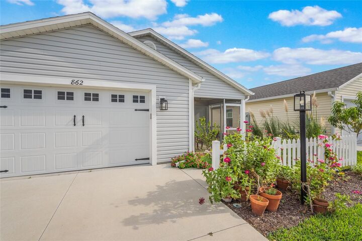 Property Photo:  862 Spring Avenue  FL 34762 