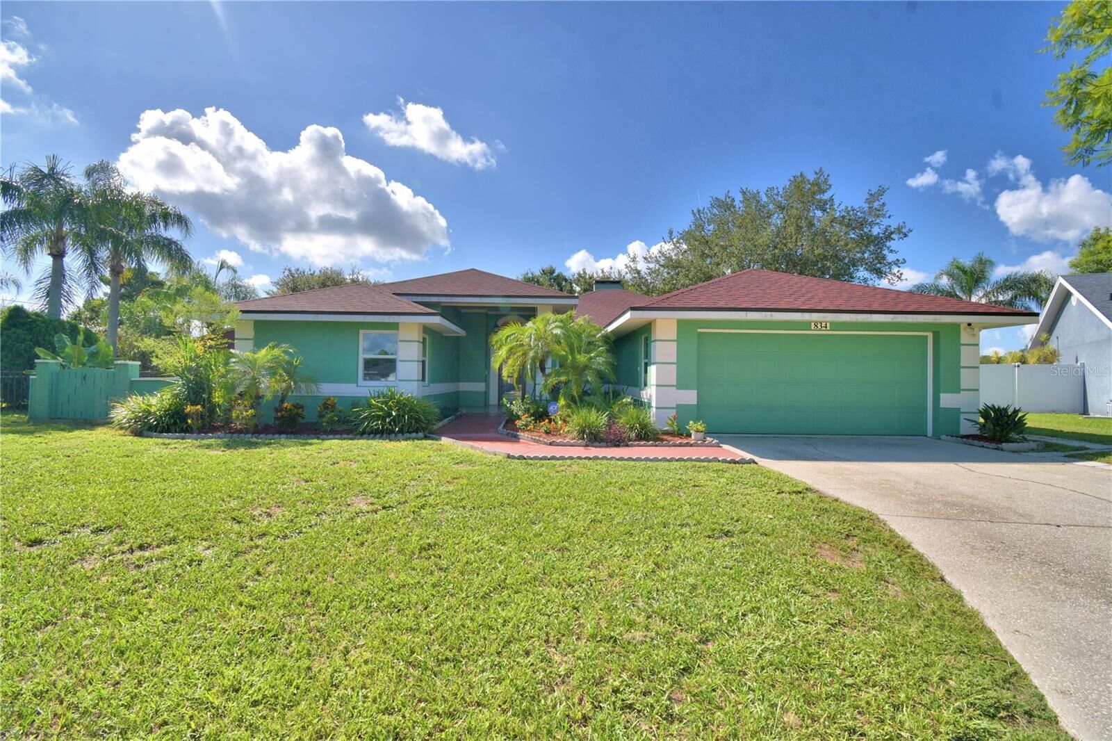 Property Photo: 834 Arietta Circle N FL 33823