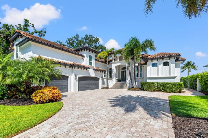 Property Photo: 1210 Monterey Boulevard NE FL 33704