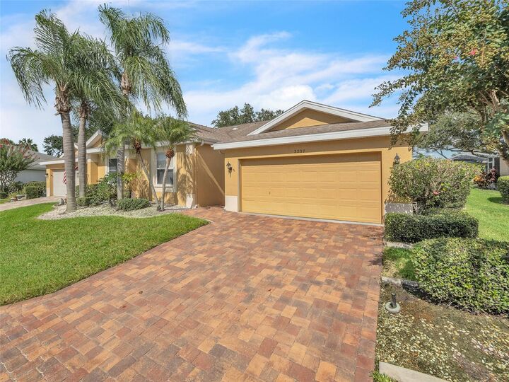 Property Photo:  2237 Mayfield Palms Lane 2237  FL 33573 