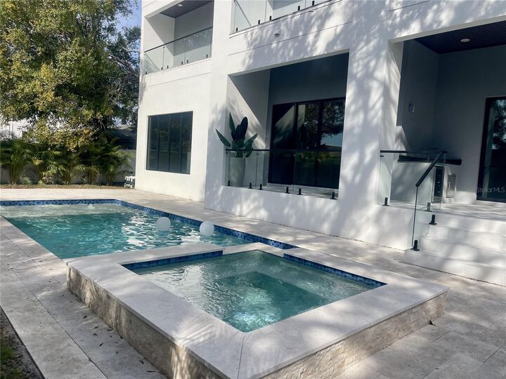 Property Photo:  4426 W Euclid Avenue  FL 33629 