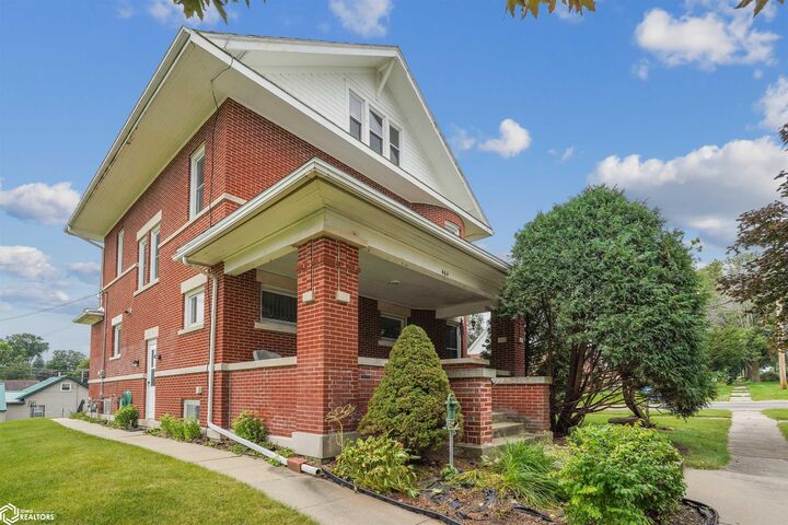 Property Photo: 404 Johnston Street IA 50635