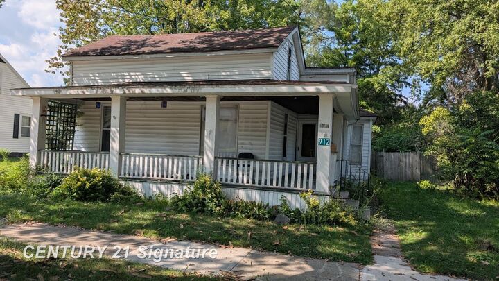 Property Photo:  912 Pleasant Street  MI 48602 