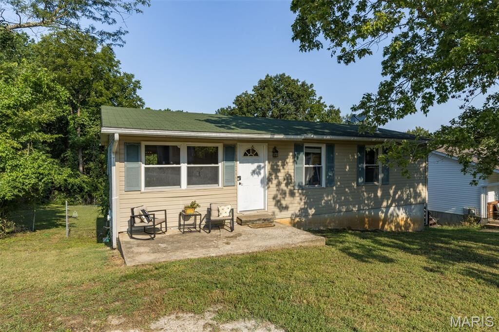 Property Photo: 820 N 7th Street MO 63020