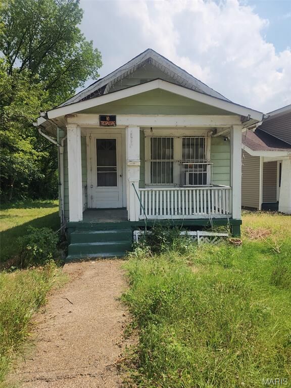 Property Photo: 5626 Vivian Place MO 63136