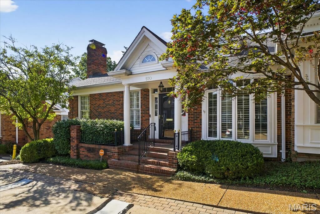Property Photo:  510 Middleton Court  MO 63122