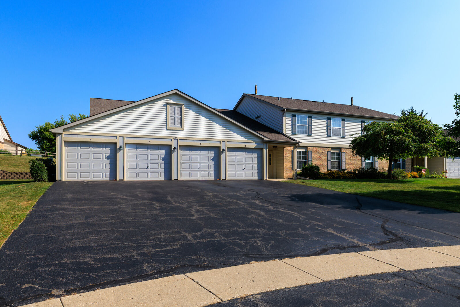 Property Photo: 305 Crestview Drive A IL 60084