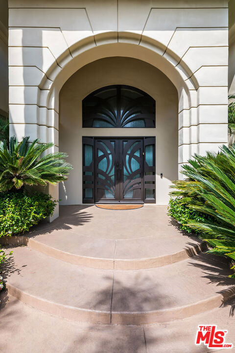 Property Photo: 12145 Summit Court CA 90210