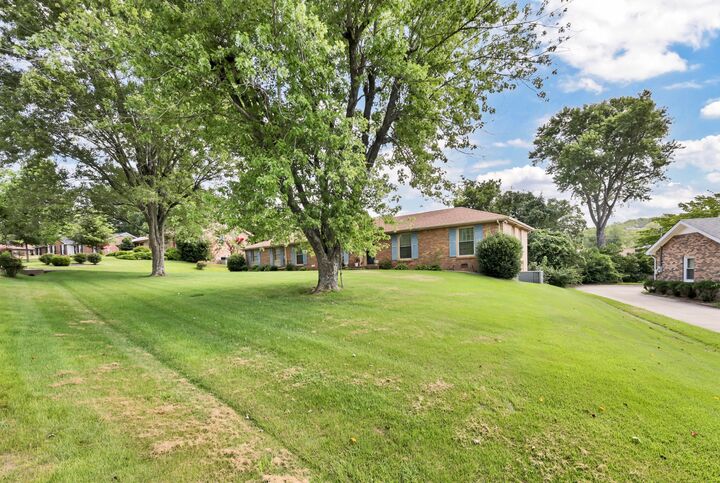 Property Photo: 405 Fabian Pl TN 37043