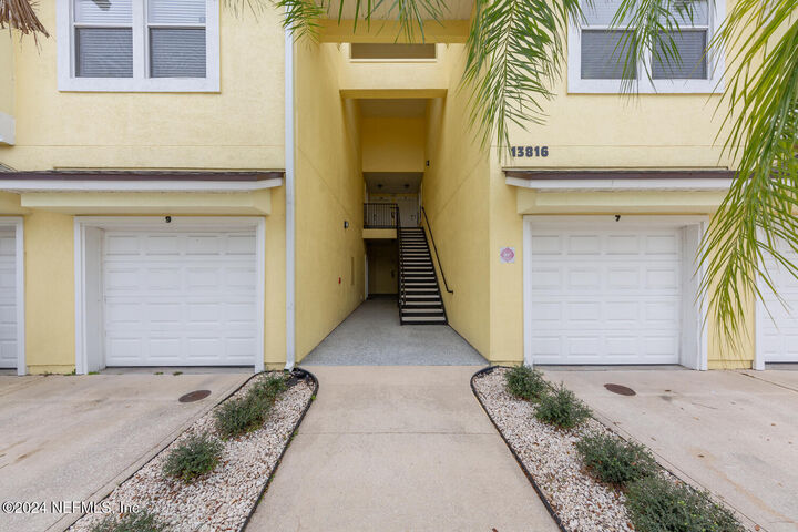 Property Photo: 13816 Herons Landing Way 7 FL 32224